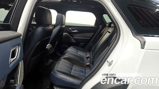 Land Rover Range Rover Velar 2018 — ფოტო 8/20