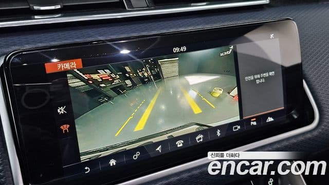 Land Rover Range Rover Velar 2018 — ფოტო 18/20