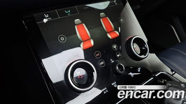 Land Rover Range Rover Velar 2018 — ფოტო 19/20