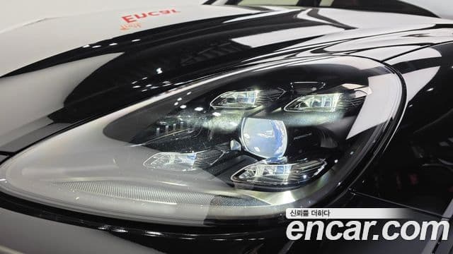 Porsche Cayenne 2023 — Photo 19/32