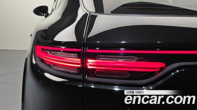 Porsche Cayenne 2023 — Photo 25/32