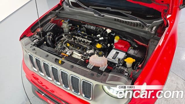 Jeep Renegade 2020 — ფოტო 30/37