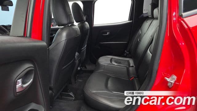 Jeep Renegade 2020 — ფოტო 16/37