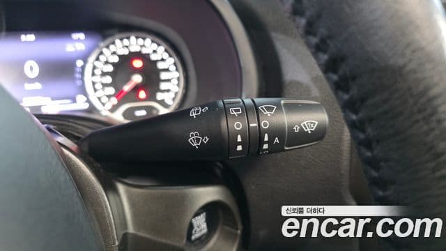 Jeep Renegade 2020 — ფოტო 32/37