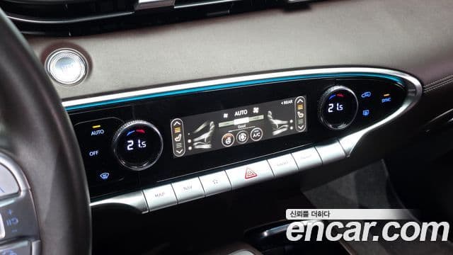 Genesis GV70 2021 — Şəkil 18/20
