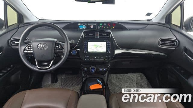 Toyota Prius 2020 — Şəkil 11/20