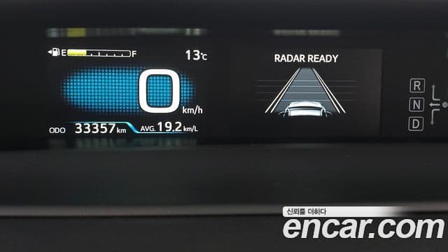 Toyota Prius 2020 — Şəkil 18/20