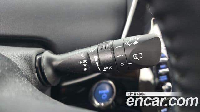 Toyota Prius 2020 — Şəkil 7/20