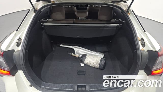 Toyota Prius 2020 — Şəkil 19/20