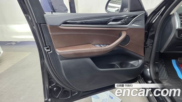 BMW X3 2022 — Photo 25/33