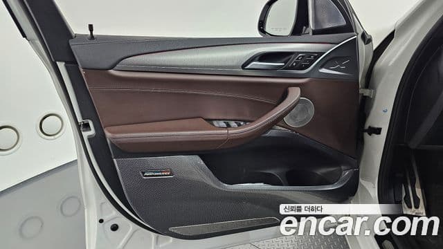 BMW X3 2021 — Photo 24/37