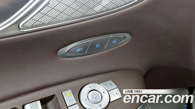 Genesis GV70 2024 — ფოტო 27/32