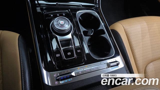 Kia Carnival 2021 — ფოტო 9/20
