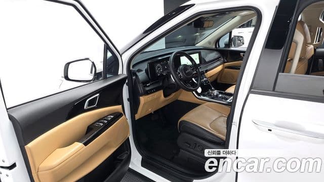 Kia Carnival 2021 — ფოტო 10/20