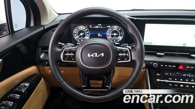 Kia Carnival 2021 — ფოტო 13/20