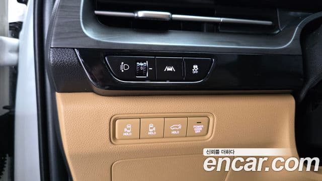 Kia Carnival 2021 — ფოტო 16/20