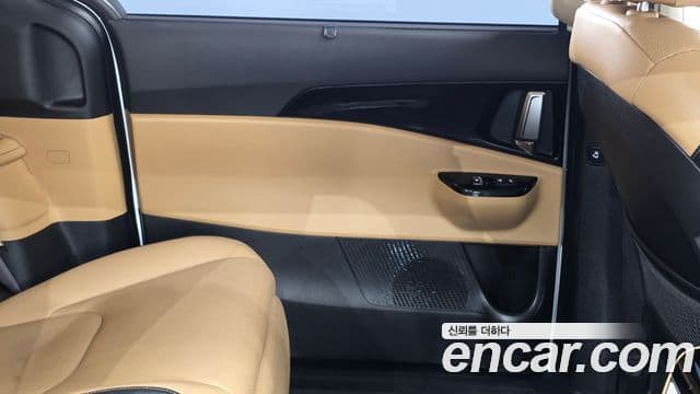Kia Carnival 2021 — ფოტო 30/31
