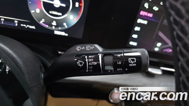 Kia Carnival 2021 — ფოტო 2/31