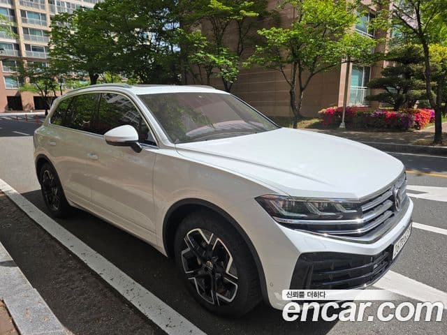 Volkswagen Touareg 2025 — ფოტო 2/19