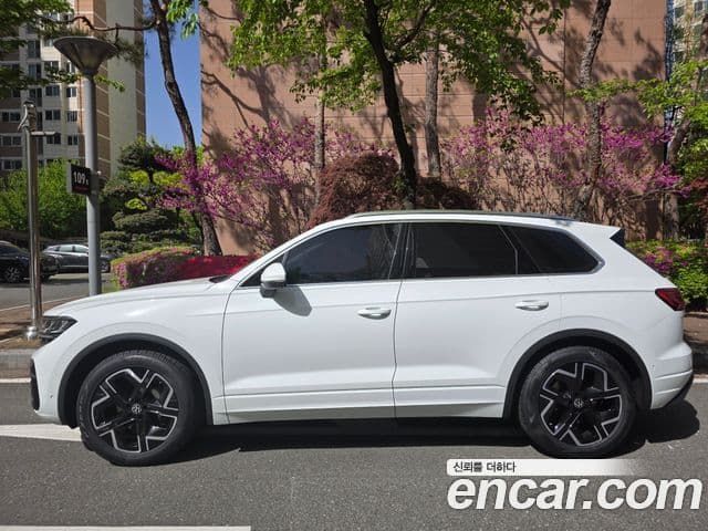 Volkswagen Touareg 2025 — ფოტო 4/19