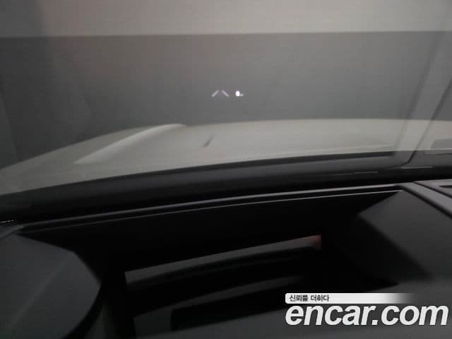 Volkswagen Touareg 2025 — ფოტო 7/19
