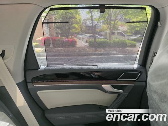 Volkswagen Touareg 2025 — ფოტო 11/19