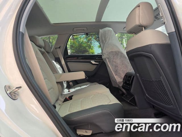 Volkswagen Touareg 2025 — ფოტო 12/19