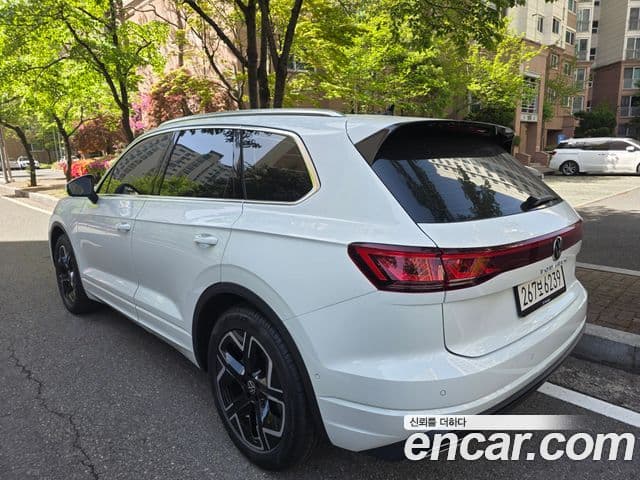Volkswagen Touareg 2025 — ფოტო 17/19