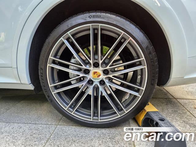 Porsche Cayenne 2020 — Şəkil 19/20