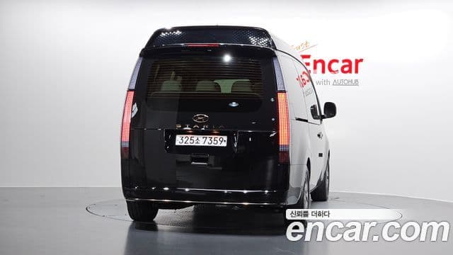 Hyundai Staria 2022 — Фото 3/20