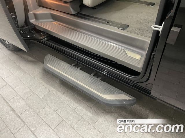 Hyundai Staria 2022 — ფოტო 17/34