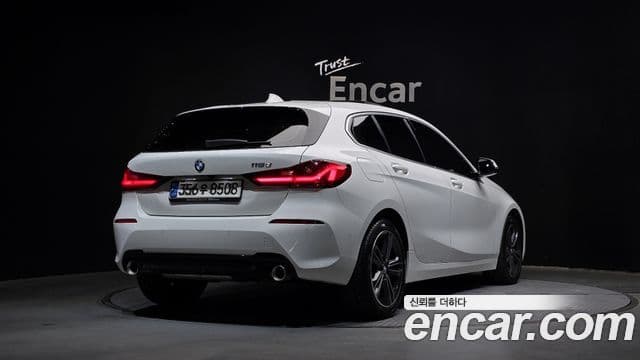 BMW 1 Series 2021 — Фото 1/20