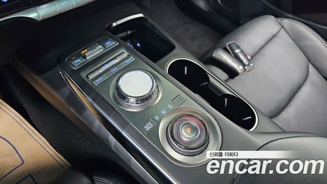 Genesis GV70 2021 — Şəkil 9/20