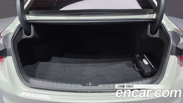 Kia K8 2021 — Şəkil 20/20