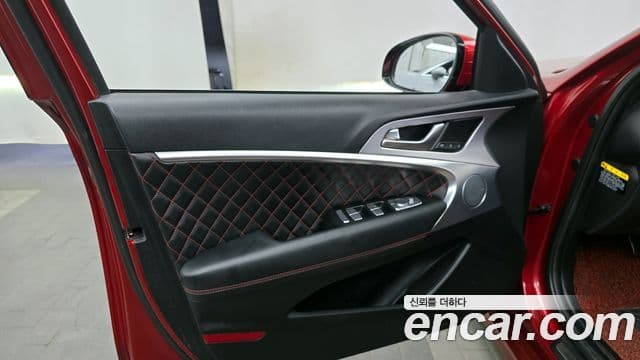 Genesis G70 2019 — Photo 23/33