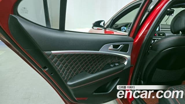 Genesis G70 2019 — Photo 6/33