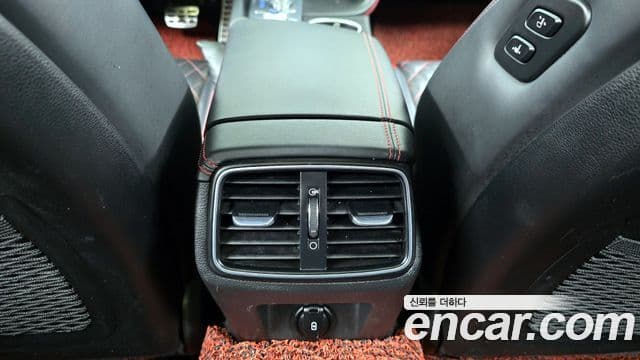 Genesis G70 2019 — Photo 12/33