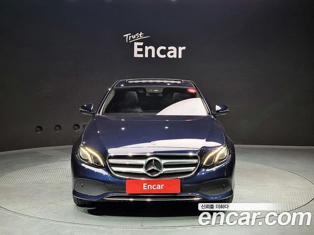 Mercedes-Benz E-Class 2018 — ფოტო 2/20