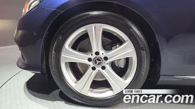 Mercedes-Benz E-Class 2018 — ფოტო 4/20