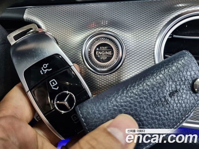 Mercedes-Benz E-Class 2018 — ფოტო 11/20
