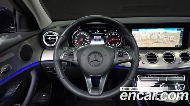 Mercedes-Benz E-Class 2018 — ფოტო 12/20
