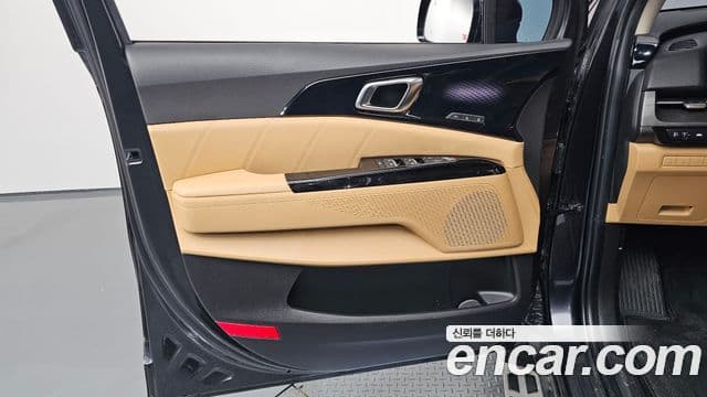Kia Carnival 2021 — Şəkil 16/44