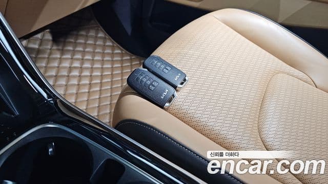 Kia Carnival 2022 — Photo 27/30