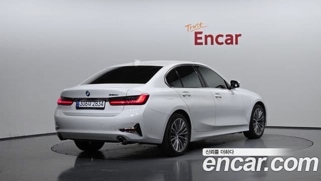 BMW 3 Series 2021 — ფოტო 2/20