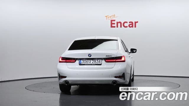 BMW 3 Series 2021 — ფოტო 4/20