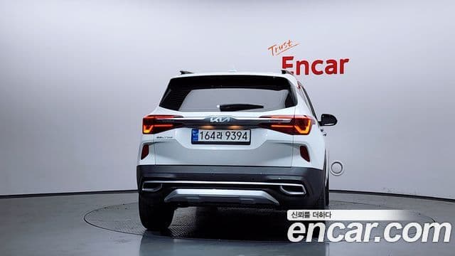 Kia Seltos 2022 — ფოტო 26/34