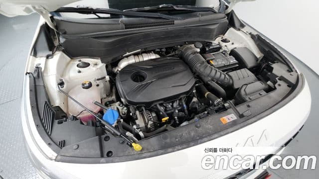 Kia Seltos 2022 — ფოტო 13/34