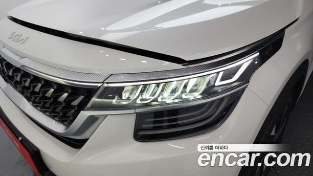 Kia Seltos 2022 — ფოტო 22/34