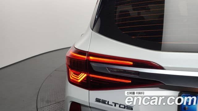 Kia Seltos 2022 — ფოტო 6/34