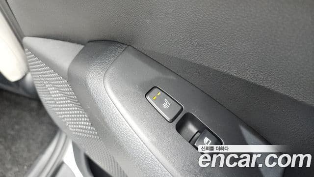 Kia Seltos 2022 — ფოტო 20/34